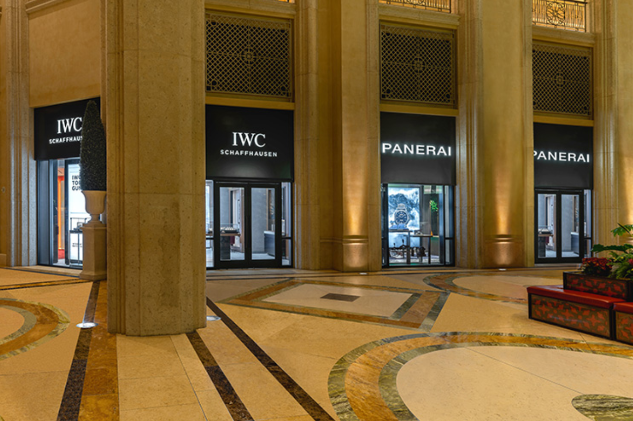 An exterior view of LV Luxury’s Bellusso boutique inside of The Palazzo hotel.
