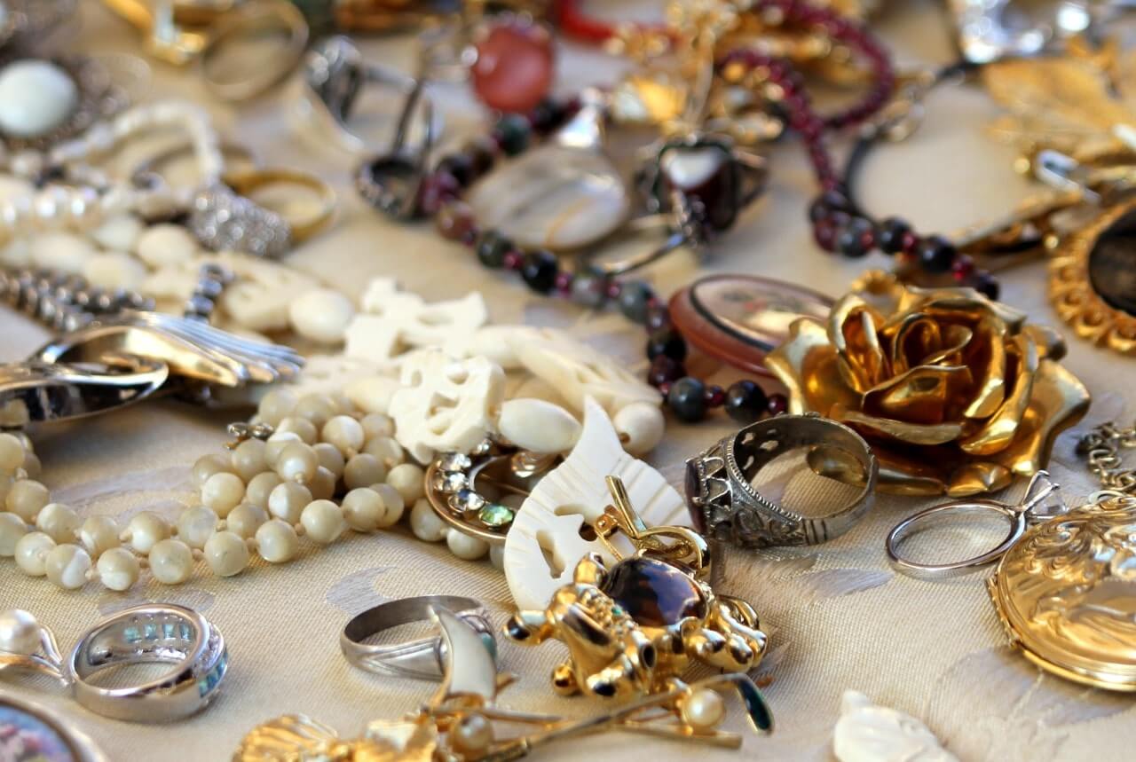 Fashion Jewelry Trends to Expect in 2023 Fashion Jewelry Trends to Expect in 2023